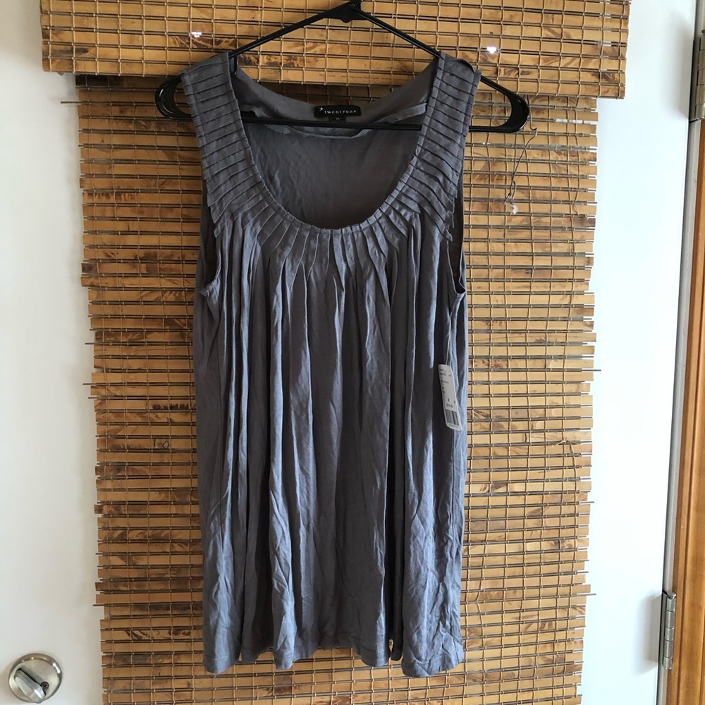 Twenty One Tank Top, Size Medium